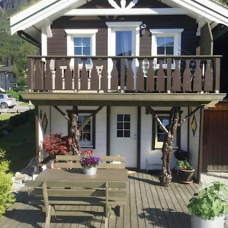 Fjordgaestehaus Innfjorden Exterior photo