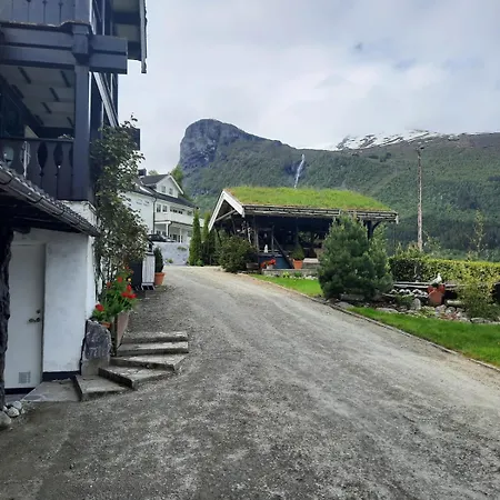 Fjordgaestehaus Innfjorden Exterior photo